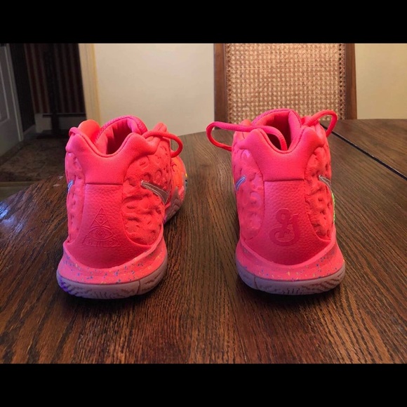 Kyrie 4 Lucky Charms - Picture 5 of 8